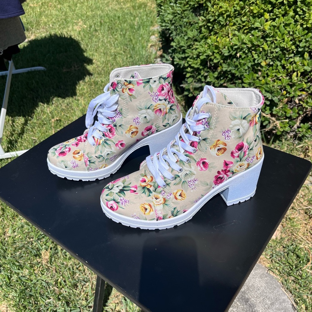 Beautiful New TOP Moda brand Floral Heeled Boots - Multicolor. Never worn.